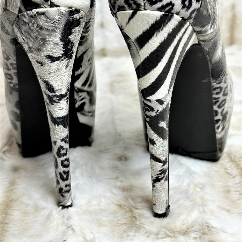 Privileged Platform Ankle Boots Animal Mag Print Lug Sole - Picture 12 of 15